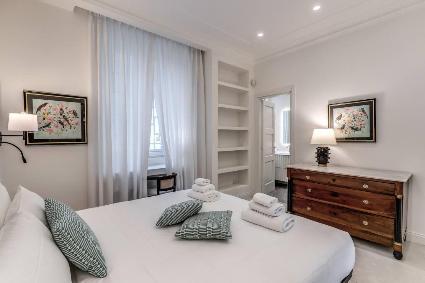 Apartment Luxury Flat With Terrace By Historic Center