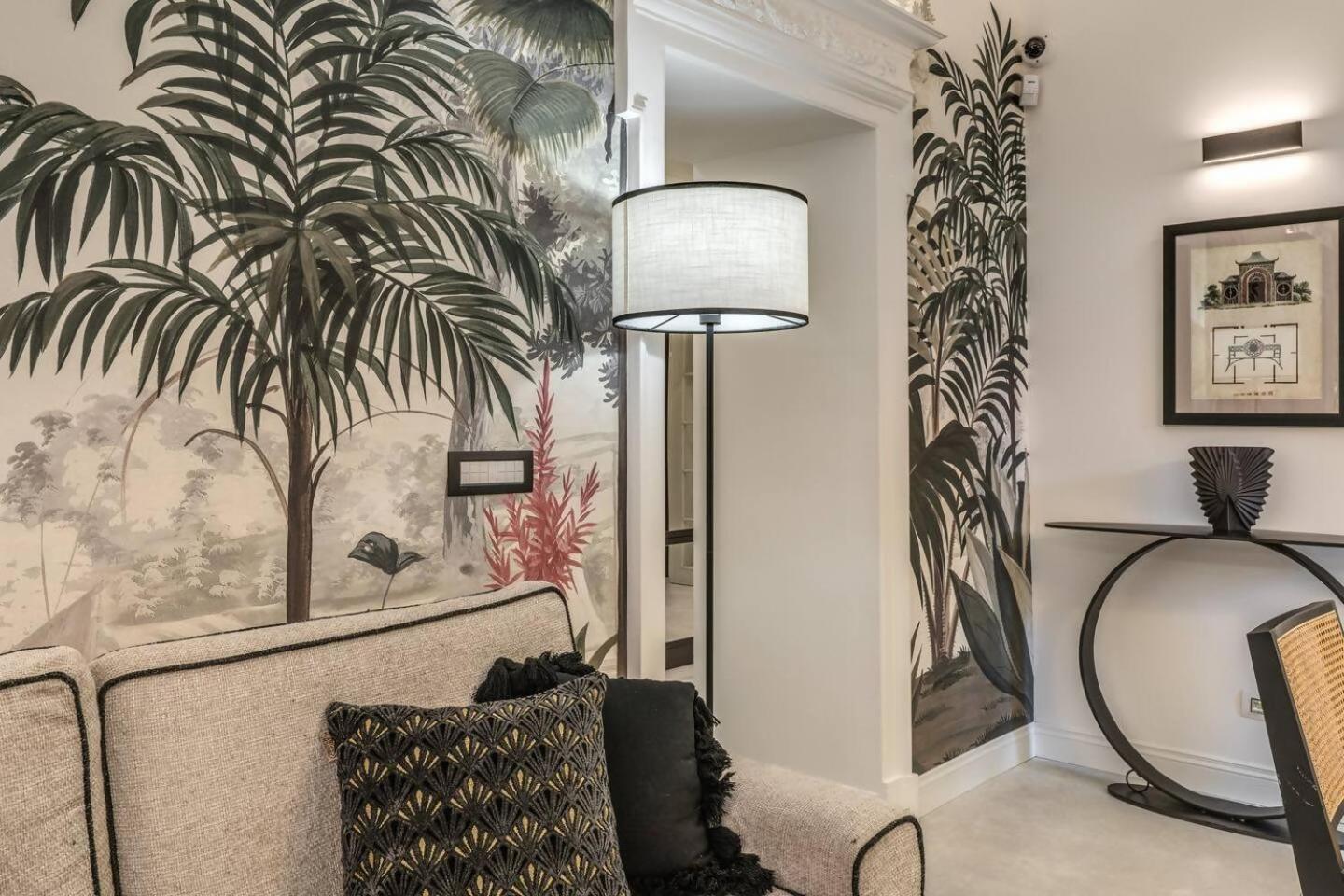 Luxury Flat With Terrace By Historic Center Appartamento