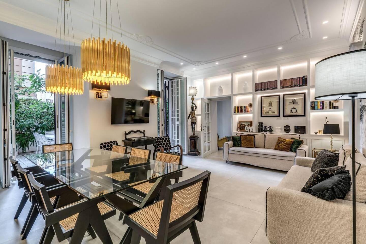 Luxury Flat With Terrace By Historic Center Appartamento