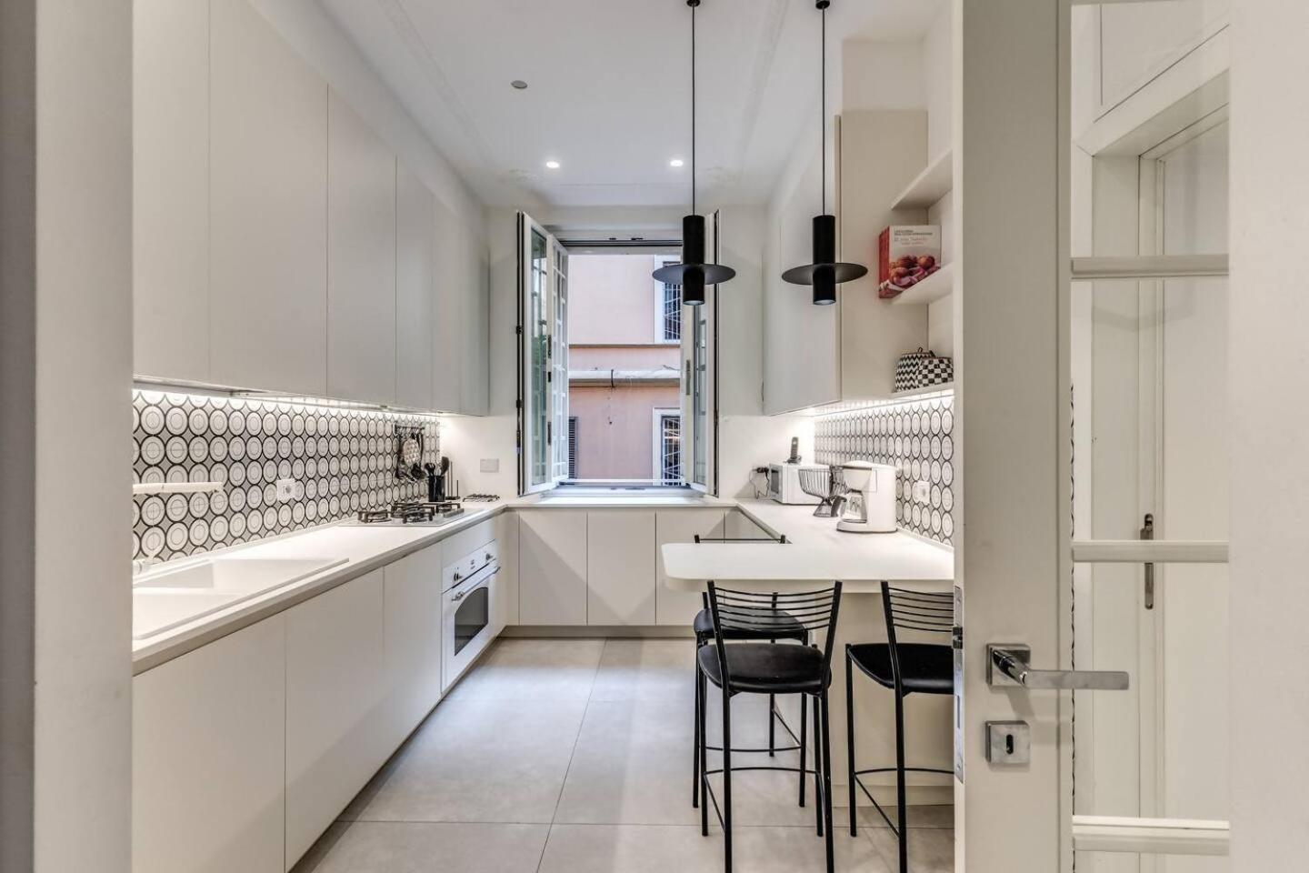 Luxury Flat With Terrace By Historic Center Appartamento